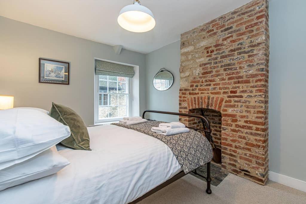 Oxfordshire Living - The Bowler Hat Cottage - Woodstock Exteriör bild