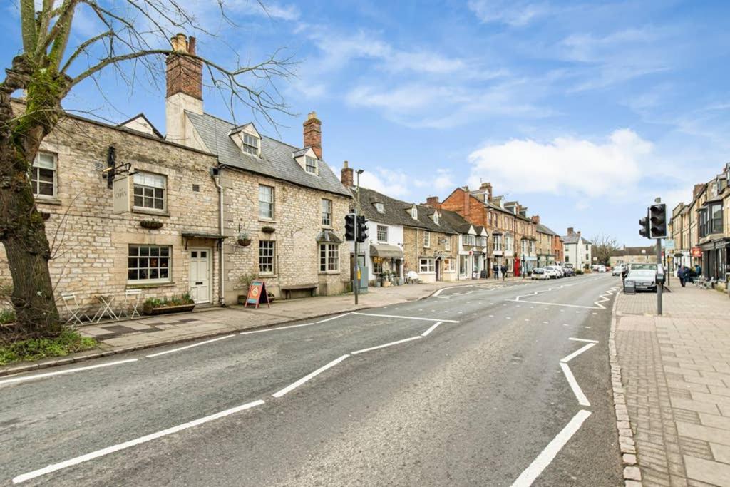 Oxfordshire Living - The Bowler Hat Cottage - Woodstock Exteriör bild