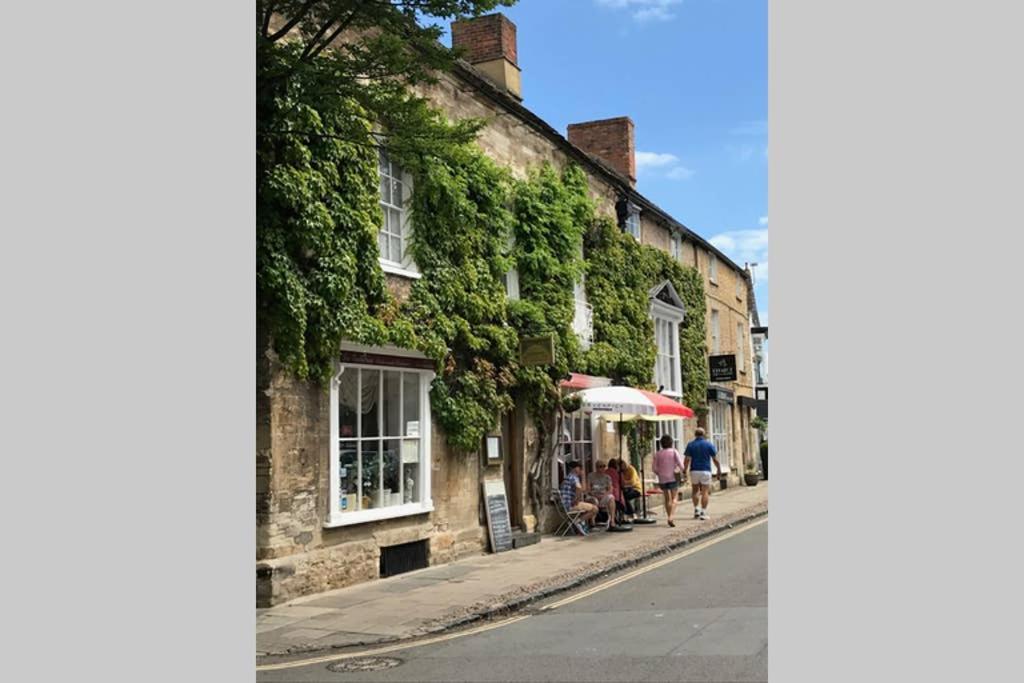Oxfordshire Living - The Bowler Hat Cottage - Woodstock Exteriör bild