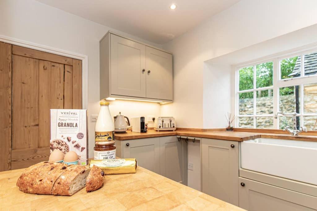 Oxfordshire Living - The Bowler Hat Cottage - Woodstock Exteriör bild